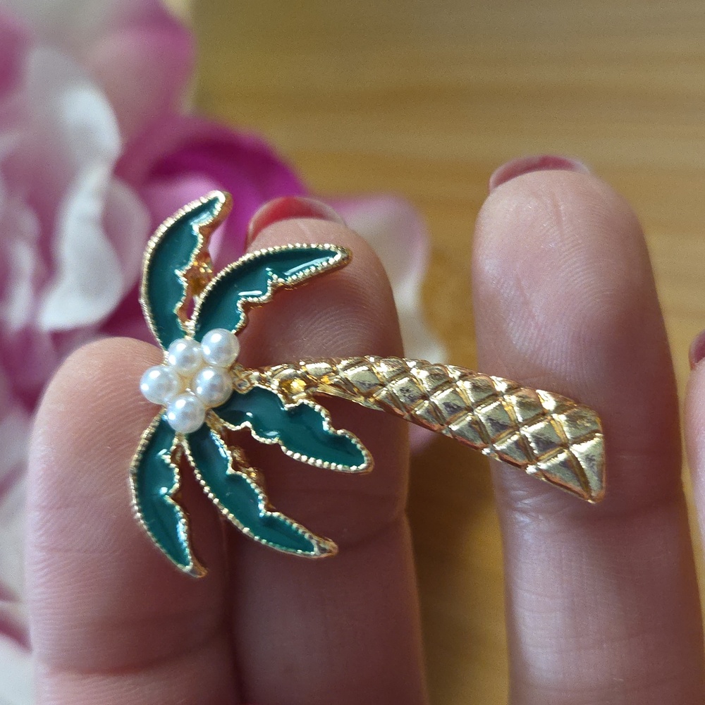 Elegant Gold and Colorful Set of 7 Brooches - Picture 5 of 8
